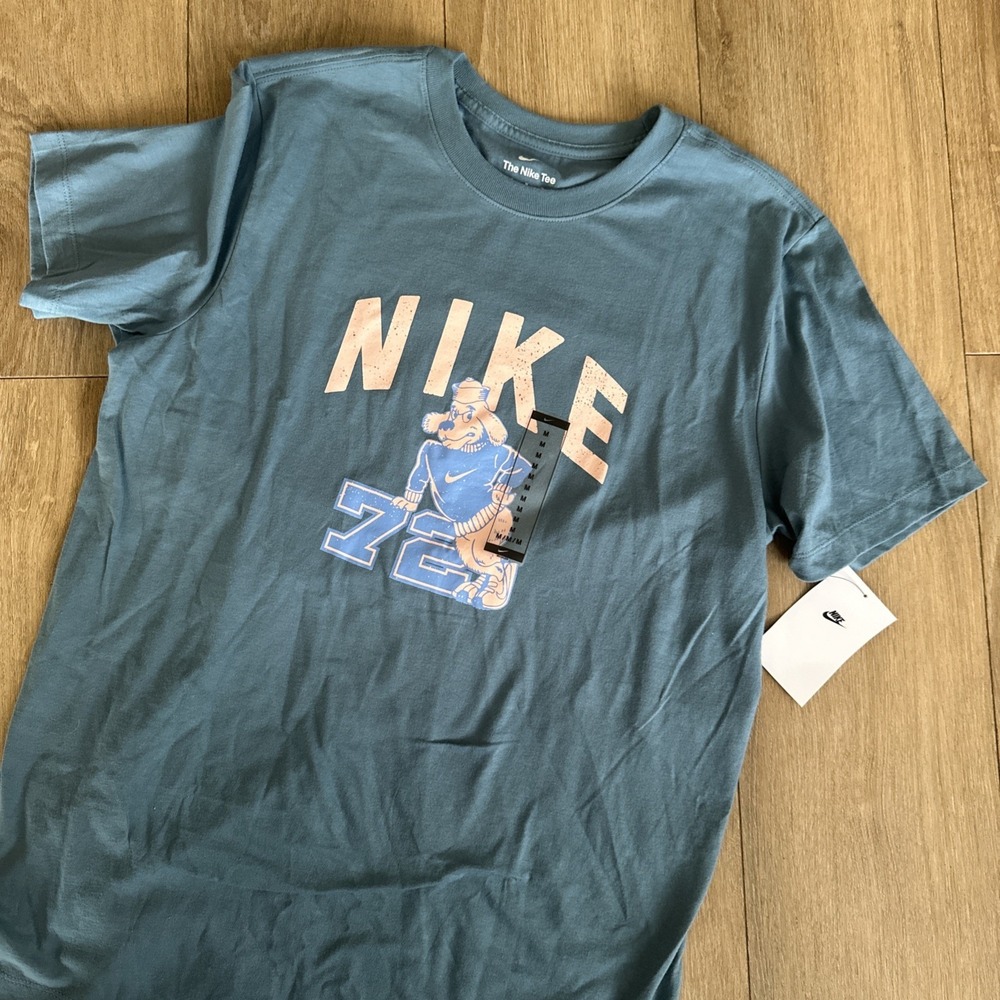 Nike Tee College Training 72 Dog Logo Graphic Blue Shirt size Medium